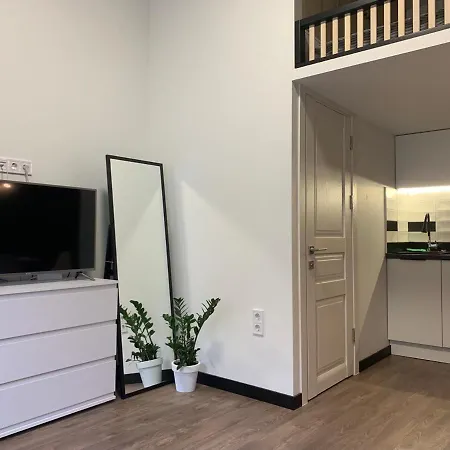 Mini - в центрі біля форуму * Львов